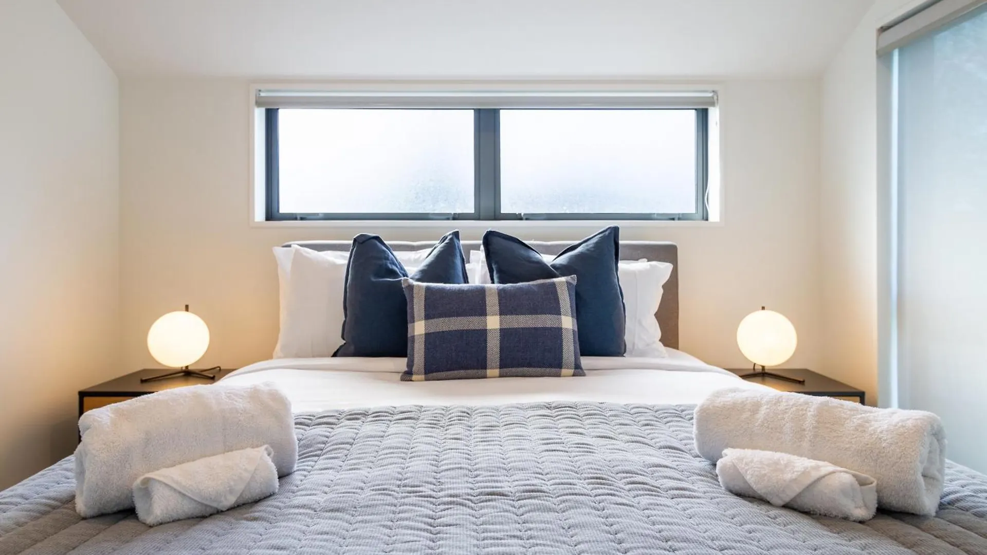 Apartment Urban Comfort And Parking Near Avebury Park Christchurch