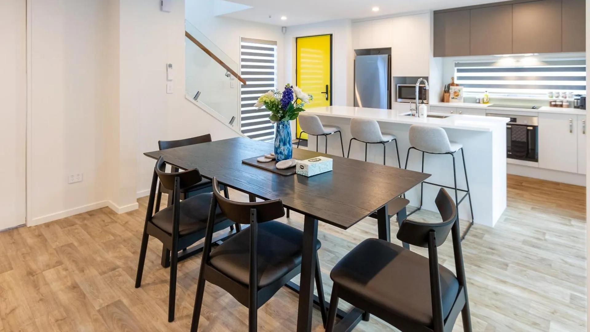 Apartment Urban Comfort And Parking Near Avebury Park Christchurch New Zealand