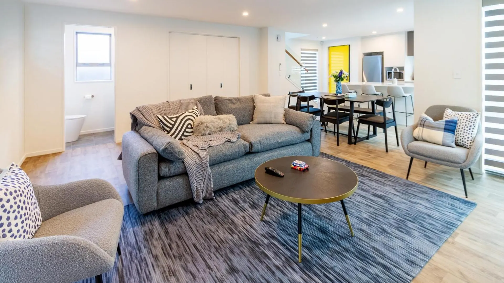 Urban Comfort And Parking Near Avebury Park location